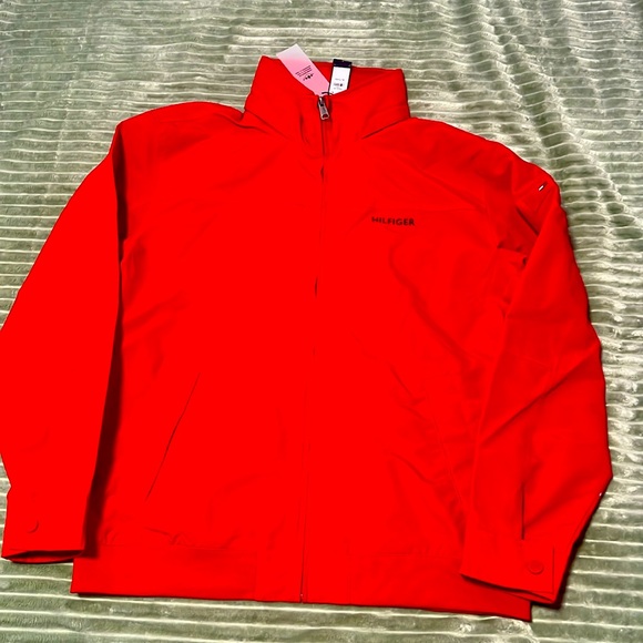 I’m selling a new Tommy Hilfiger jacket in size XLred color with original tags
